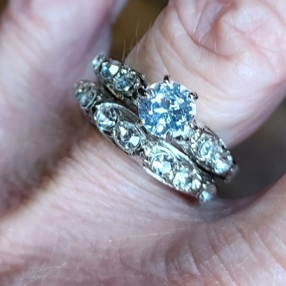Women's engagement set size 8 new cubic zirconia silver tone co… - Picture 4 of 12